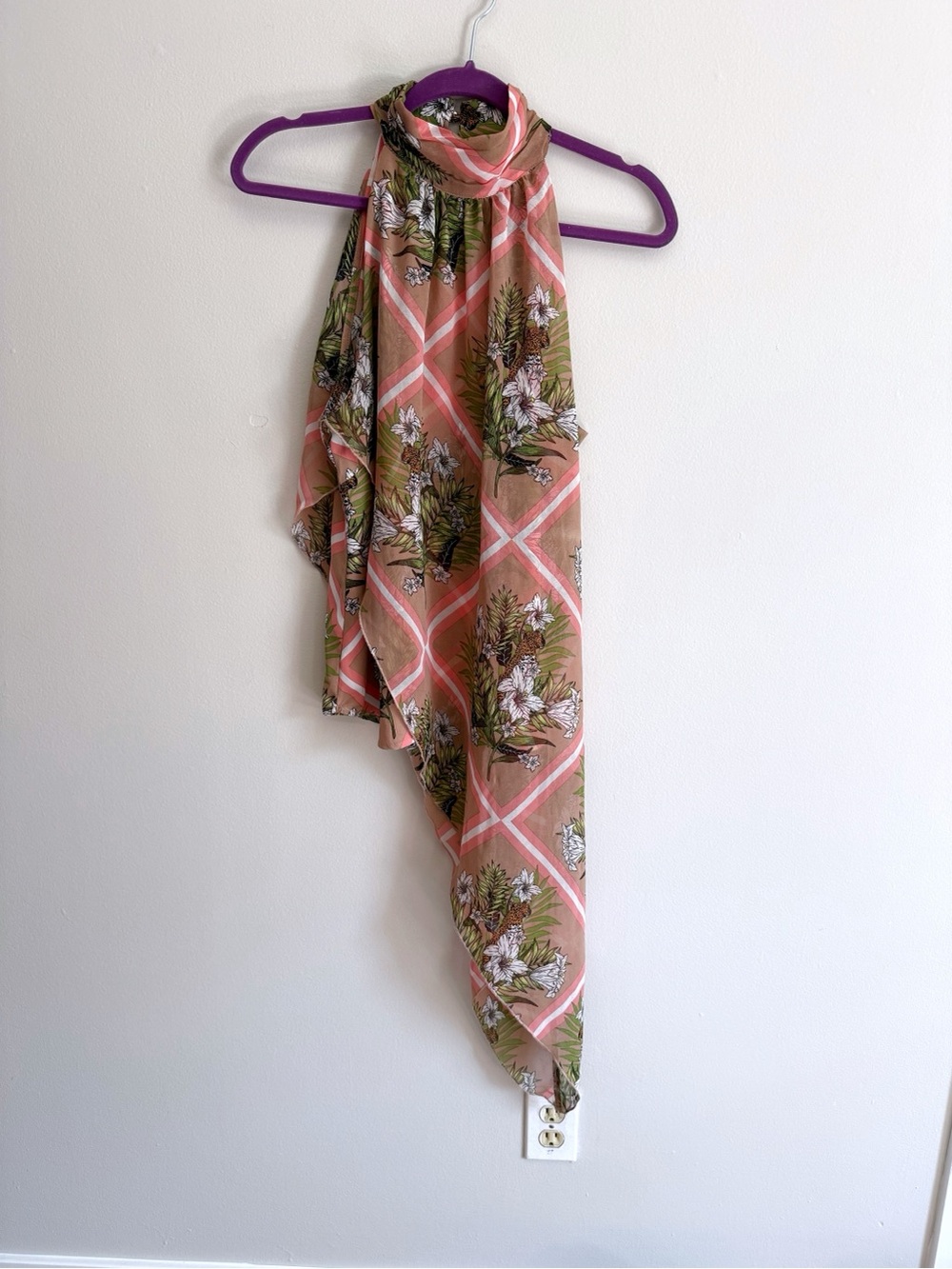Dramatic Flowing Sleeveless Asymmetric Halter Top in Floral Print and Long Trail - Picture 2 of 6